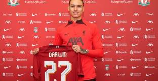   Таарабт: Дарвин е комбинация от Кавани и Суарес